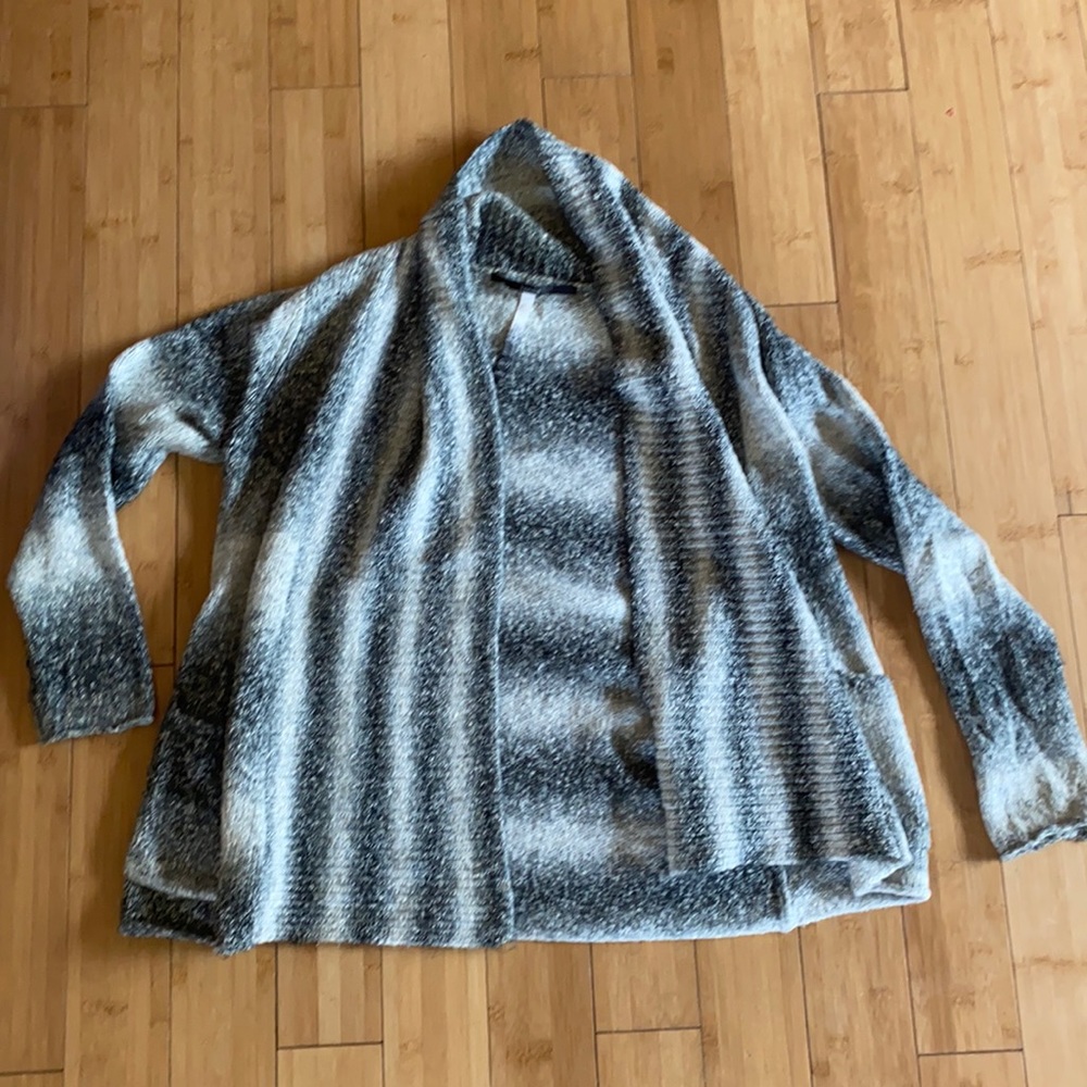 Kensie m/l thick striped cardigan